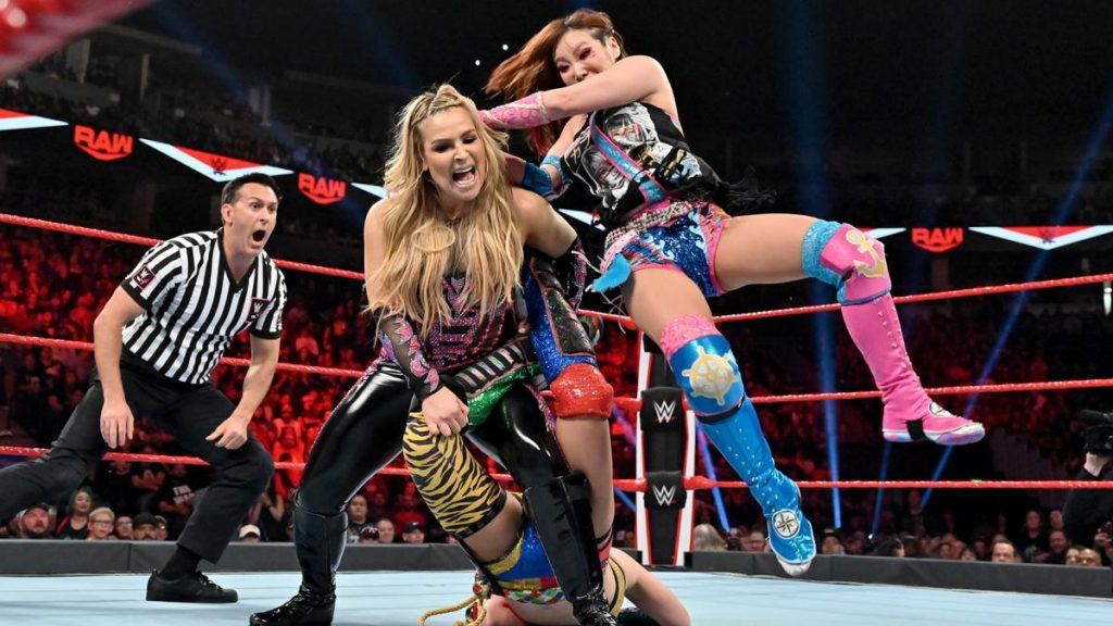 Kairi Sane prevents Natalya tapping out Asuka