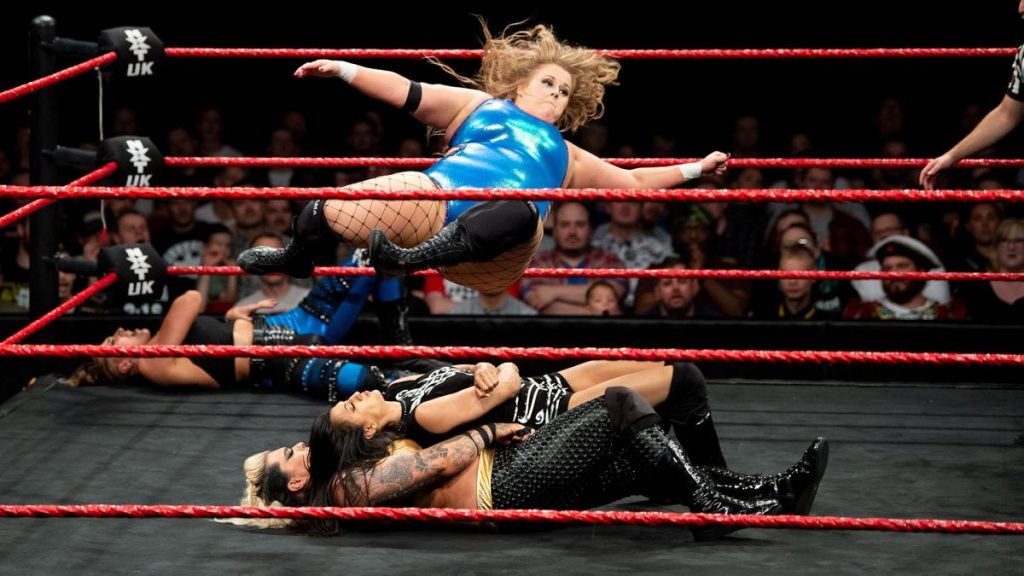 Piper Niven senton onto Jinny and Jazzy Gabert