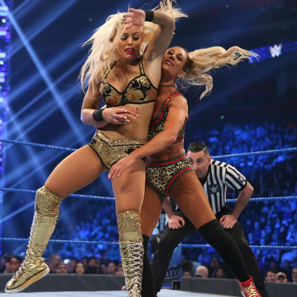 Mandy Rose tries to break Carmella's hold