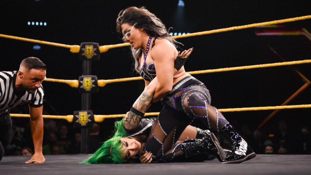 Deona Purrazzo tries to get a armbar on Shotzi Blackheart