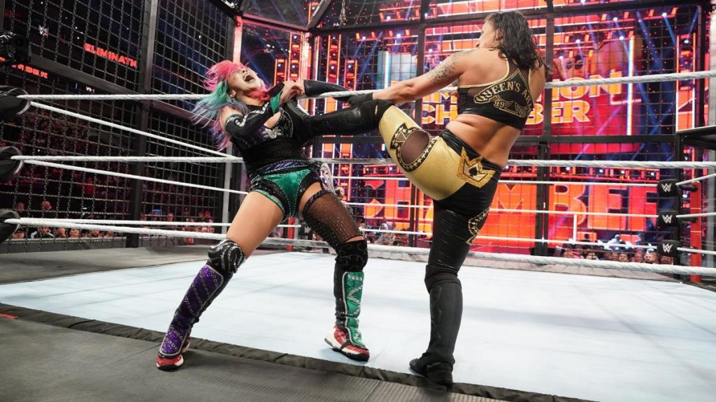 Shayna Baszler kicks Asuka in the face