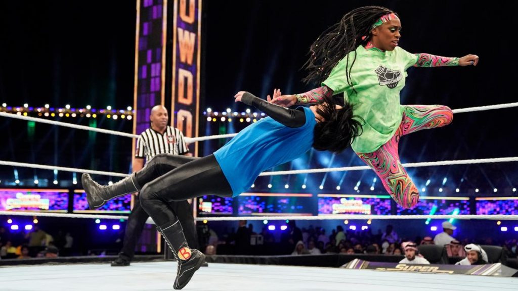 Naomi takes down Bayley
