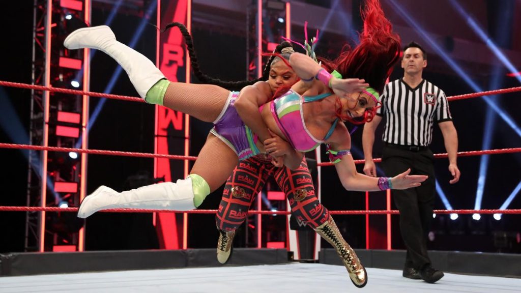Bianca Belair takes down Santana Garrett