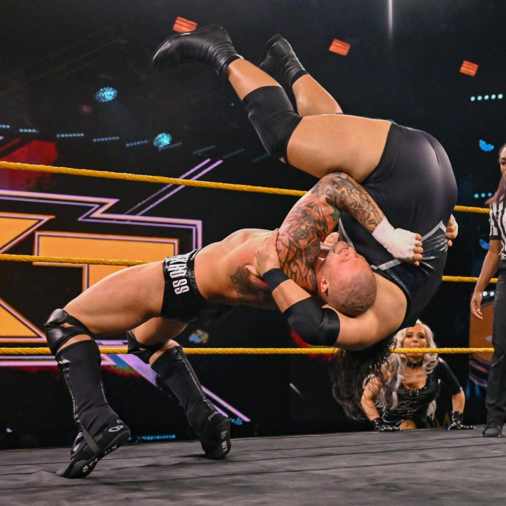 Karrion Kross suplexes Bronson Reed