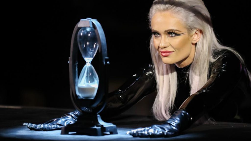 Scarlett with an hourglass