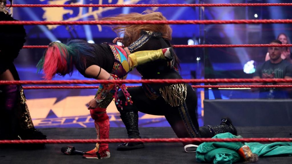 RAW Women's Champion Asuka kicks Nia Jax in the face
