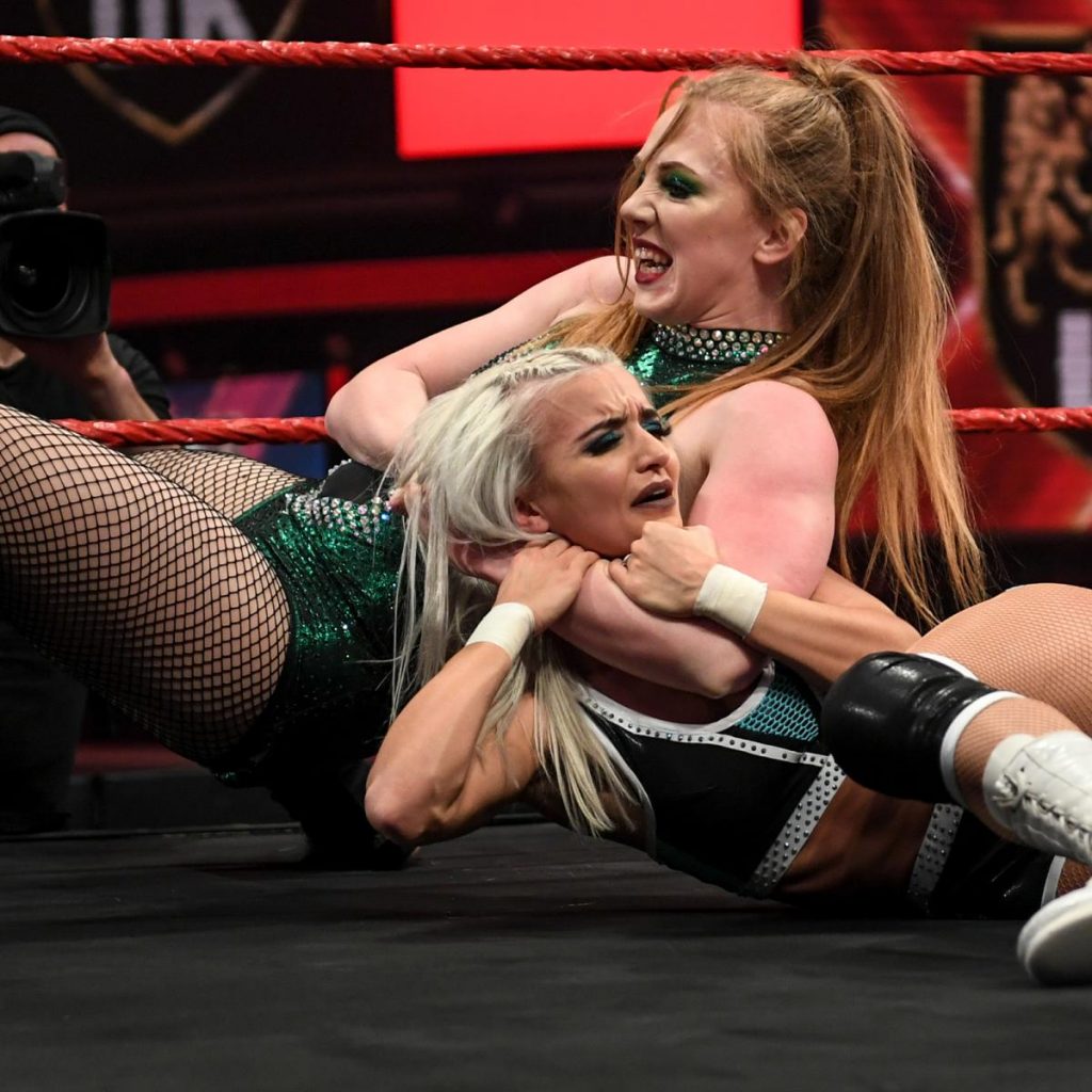 Isla Dawn tries to submit Xia Brookside