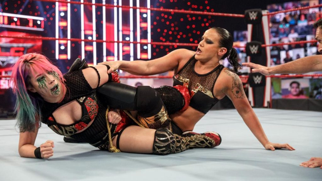 Shayna Baszler and Asuka trade submissions