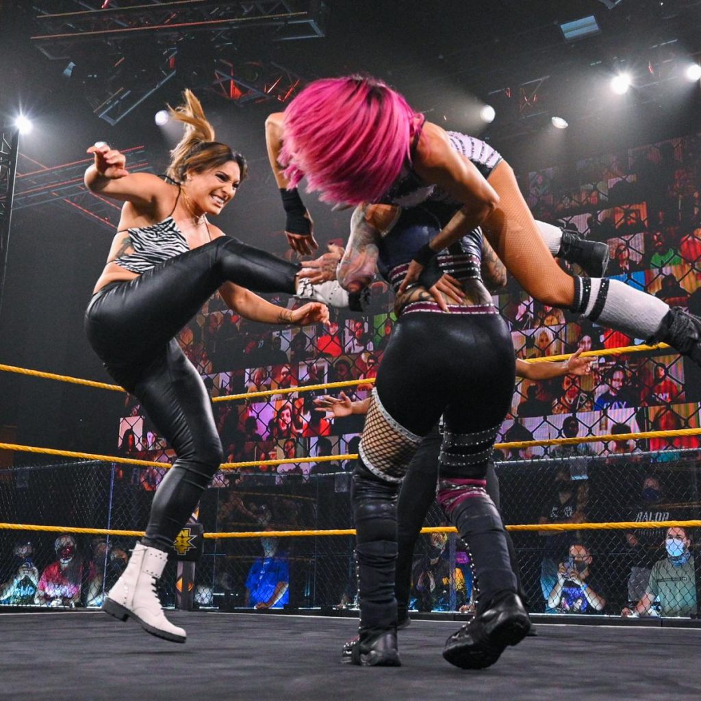 Raquel Gonzalez saves Dakota Kai from Mercedes Martine, but gets her disqualified