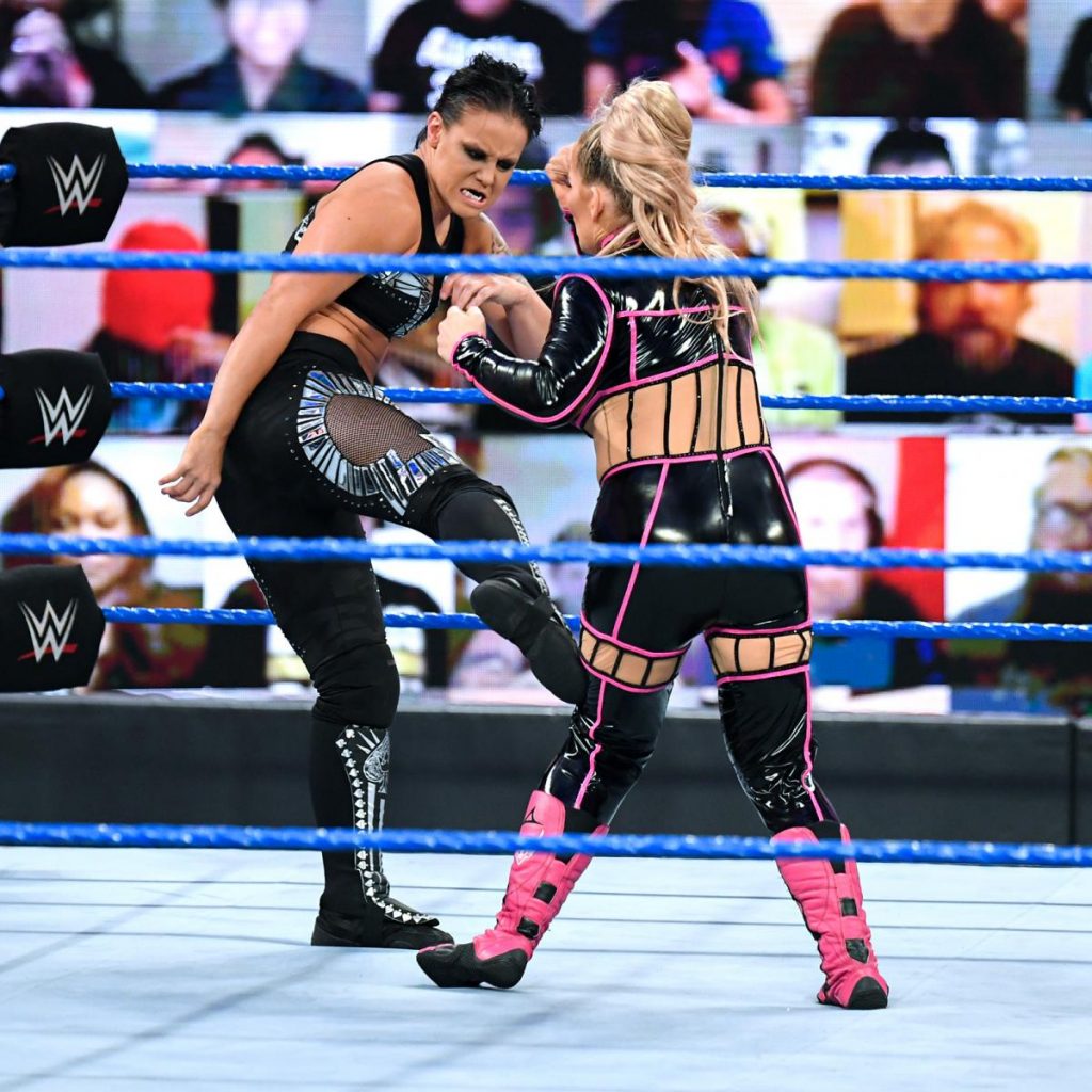 Shayna Baszler kicks Natalya
