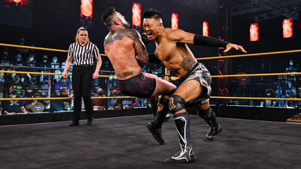 Boa knocks down Xyon Quinn