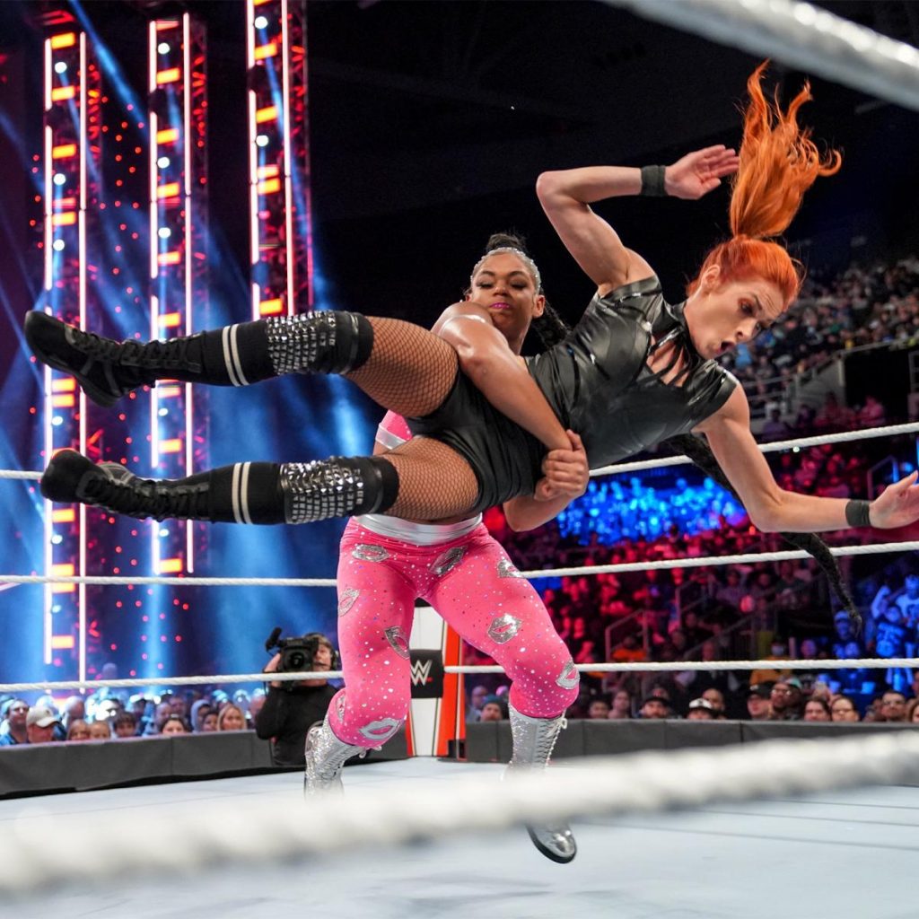 Bianca Belair gut-wrench suplexes Becky Lynch
