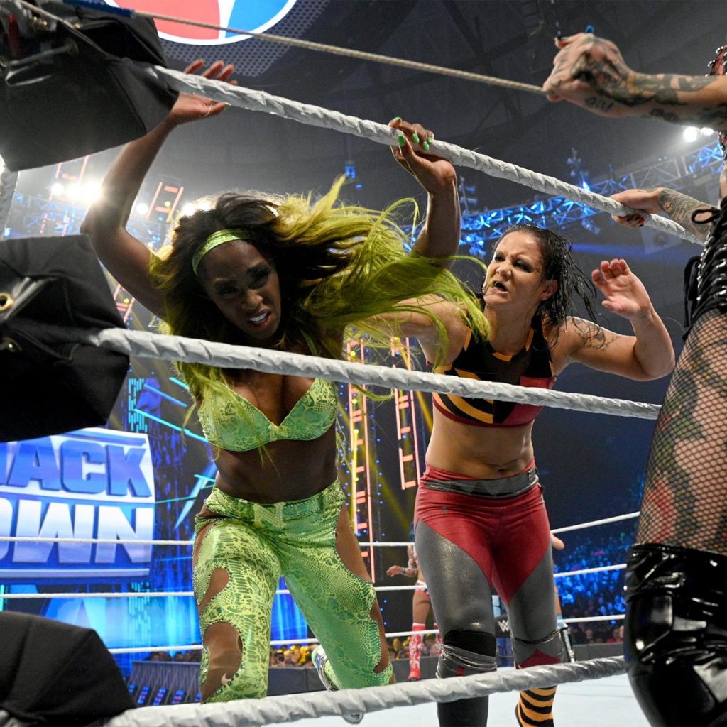 Shayna Baszler smashes Naomi's face into the turnbuckle