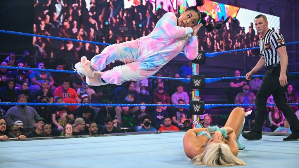 Wendy Choo's sleepy dive onto Tiffany Stratton