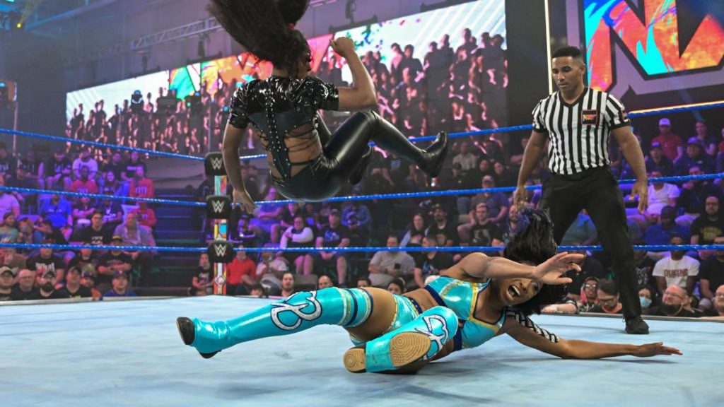 Amari Miller dodges Lash Legend's legdrop