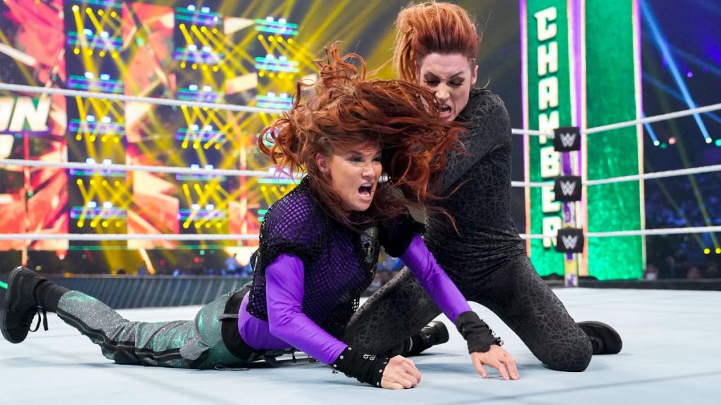 Becky Lynch smashes Lita's face into the mat